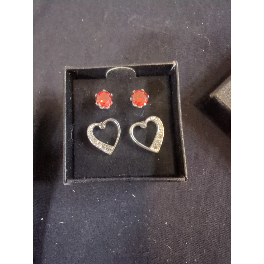 Avon Red CZ And Heart‎ Stud Set In Gift Box 2 Piece Set